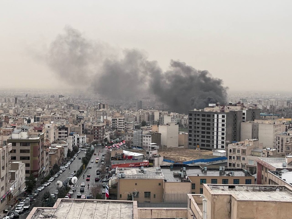 آتش سوزی در نیروگاه طرشت مهار شد/ ضایعات برج خنک‌کن قدیمی نیروگاه طعمه آتش شد